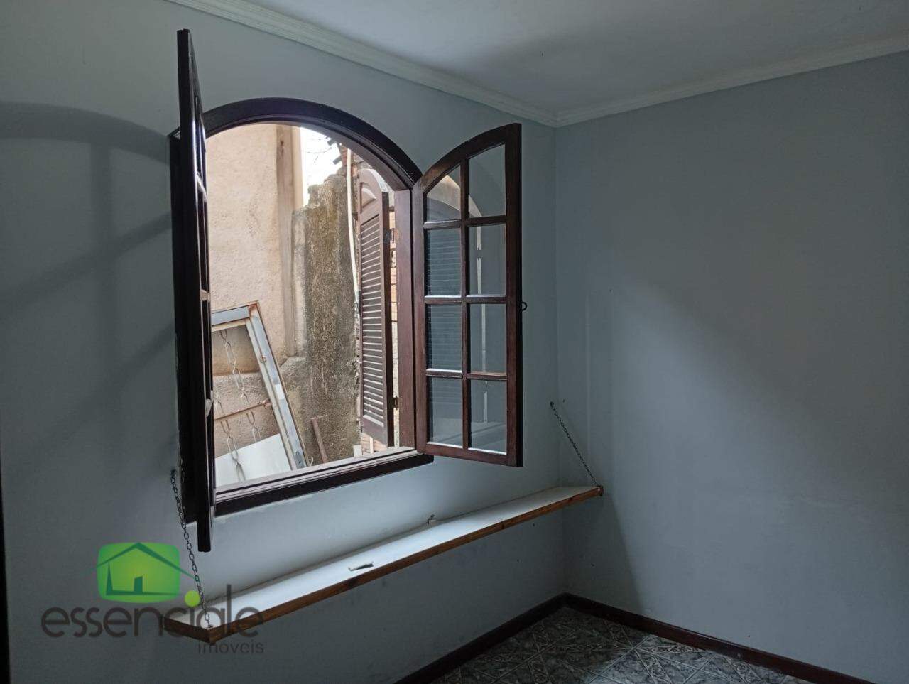 Casa para alugar com 3 quartos, 160m² - Foto 4