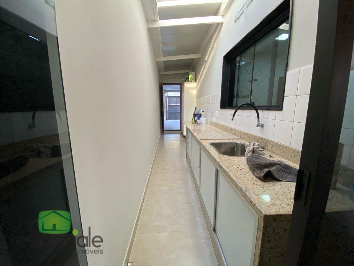 Casa, 3 quartos, 250 m² - Foto 13