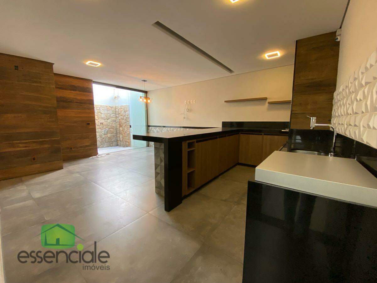 Casa, 3 quartos, 250 m² - Foto 1