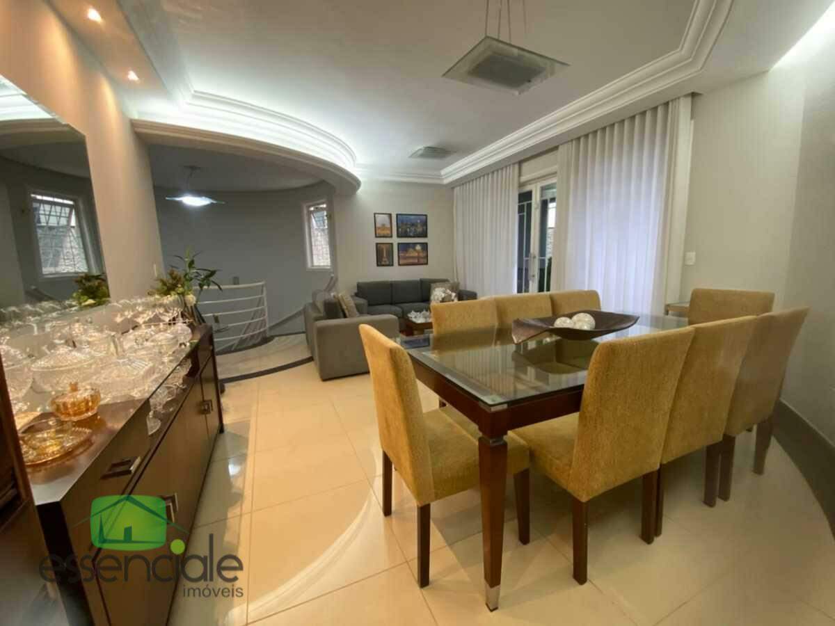 Casa, 3 quartos, 250 m² - Foto 1