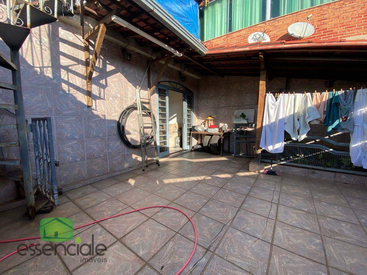 Casa, 3 quartos, 240 m² - Foto 22