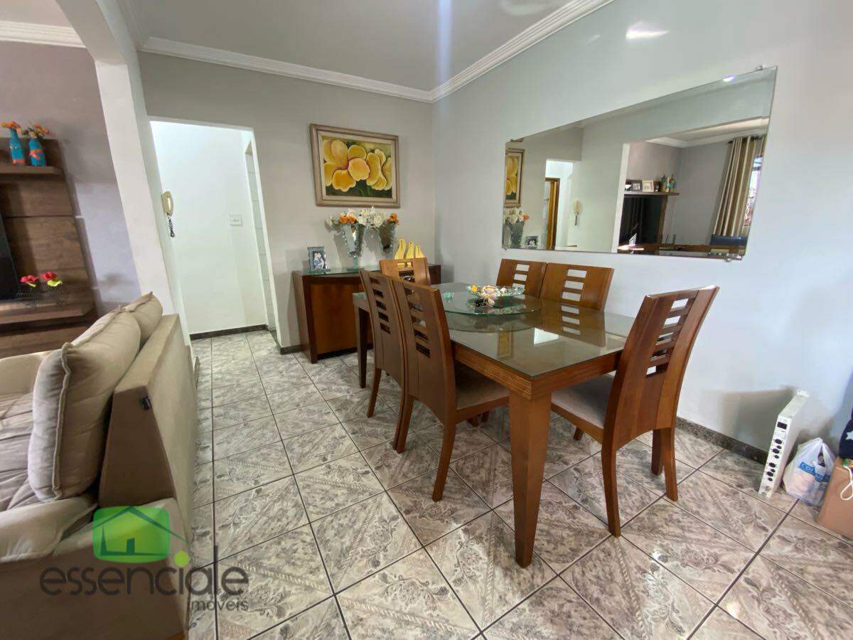 Casa, 3 quartos, 240 m² - Foto 2