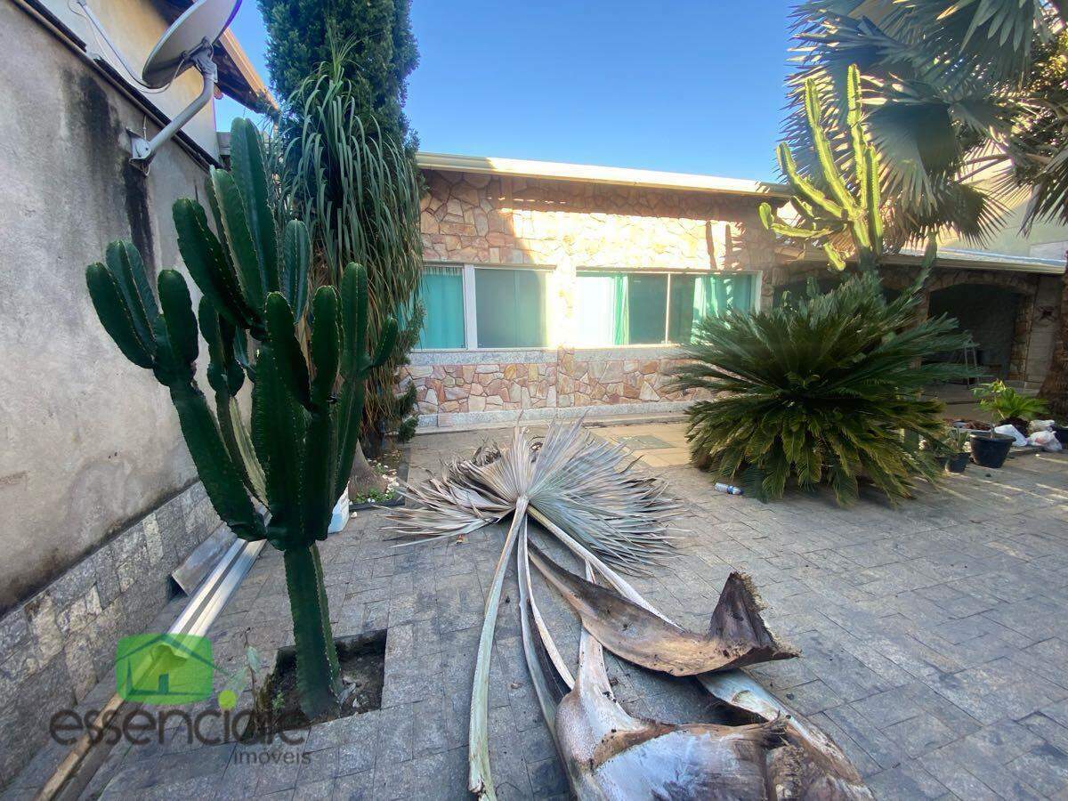 Casa, 3 quartos, 210 m² - Foto 1