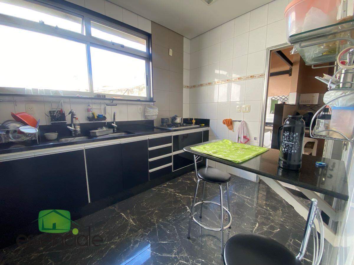 Casa, 3 quartos, 251 m² - Foto 4