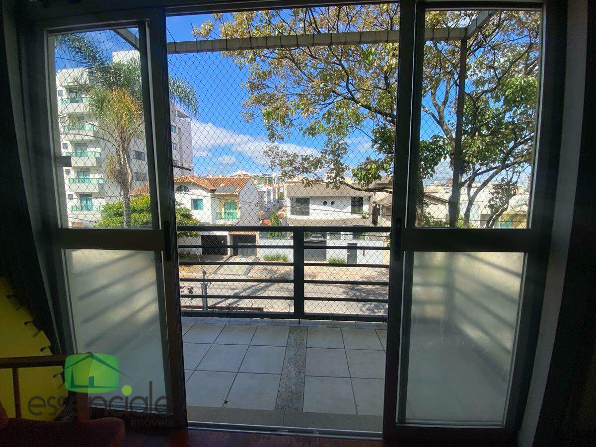 Casa, 3 quartos, 251 m² - Foto 1