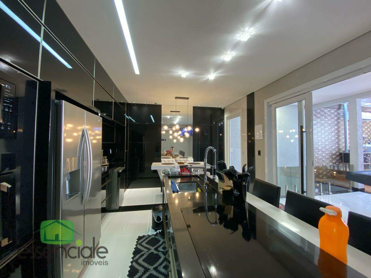 Casa, 3 quartos, 220 m² - Foto 17