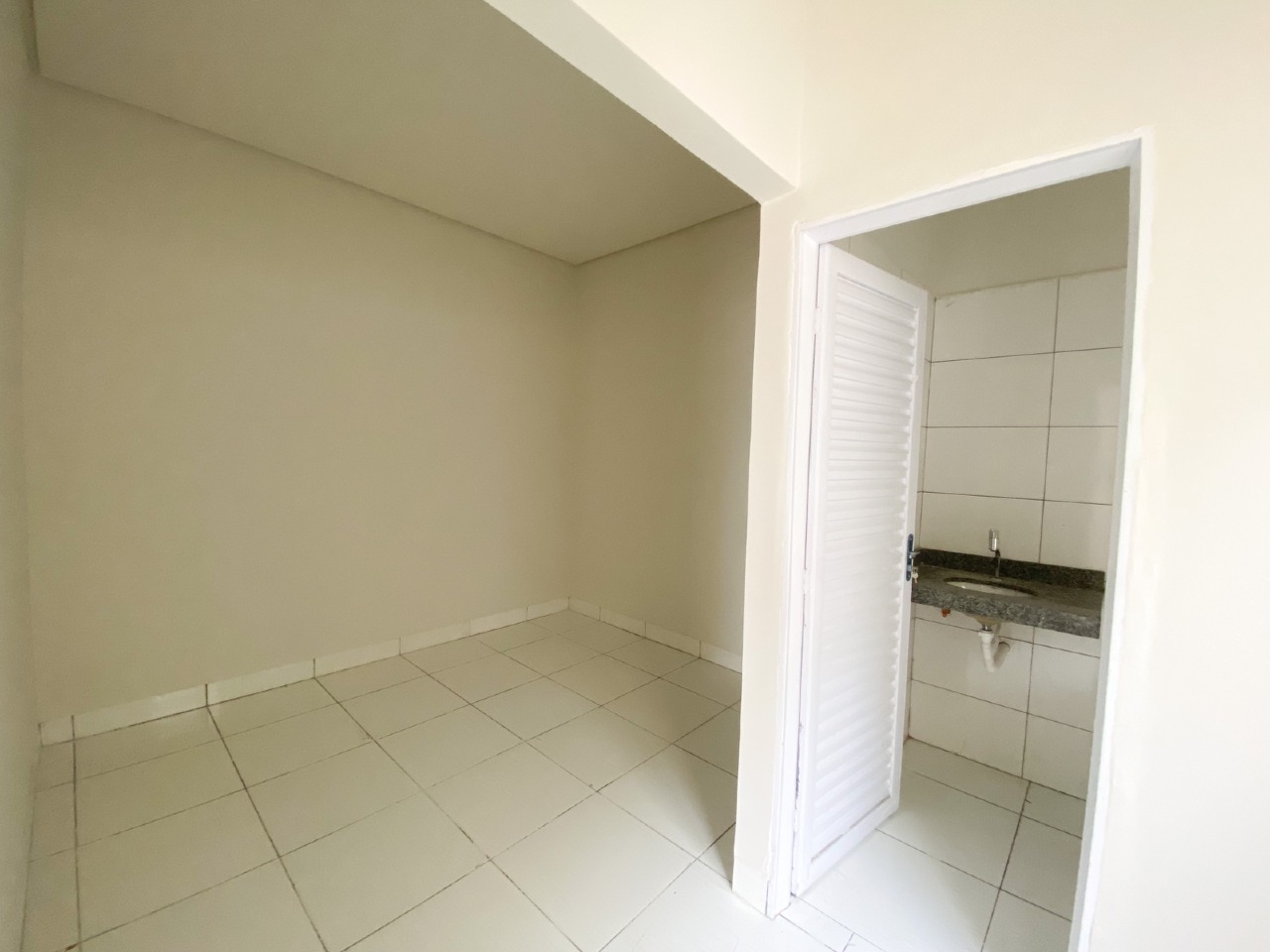 Kitnet para aluguel no Arso 34 : 