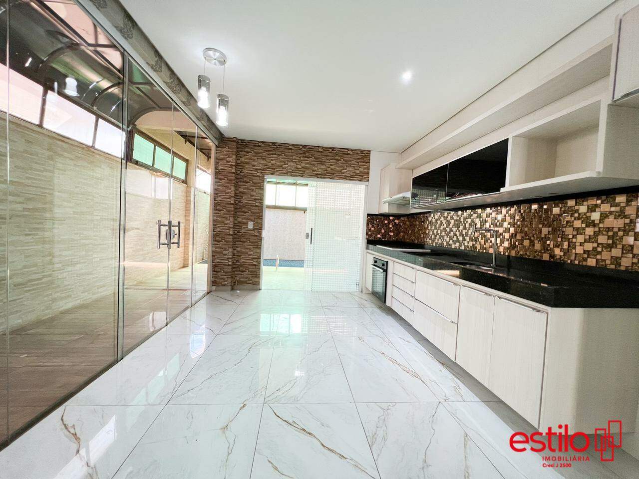 Sobrado para aluguel no Arne 71 : 