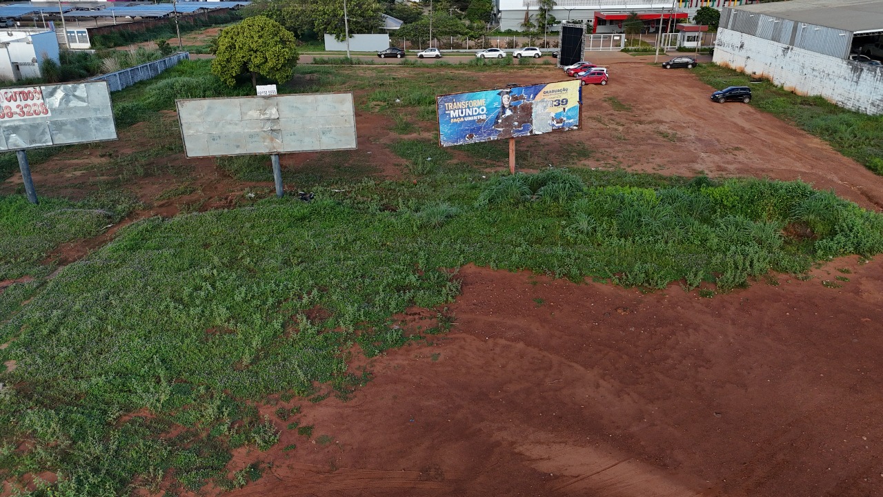 Lote comercial à venda no Plano Diretor Sul: 