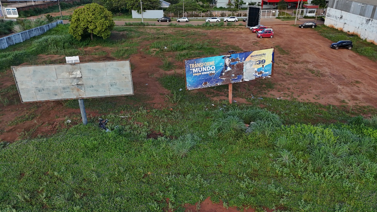 Lote comercial à venda no Plano Diretor Sul: 