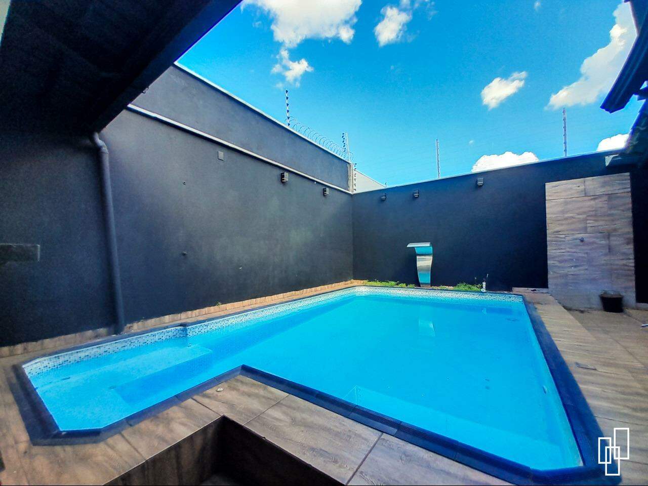 Casa para aluguel no Arso 151 : 