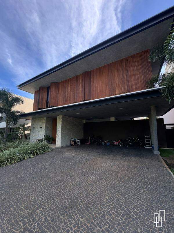 Sobrado em Condomínio à venda no Residencial Mirante do Lago: 