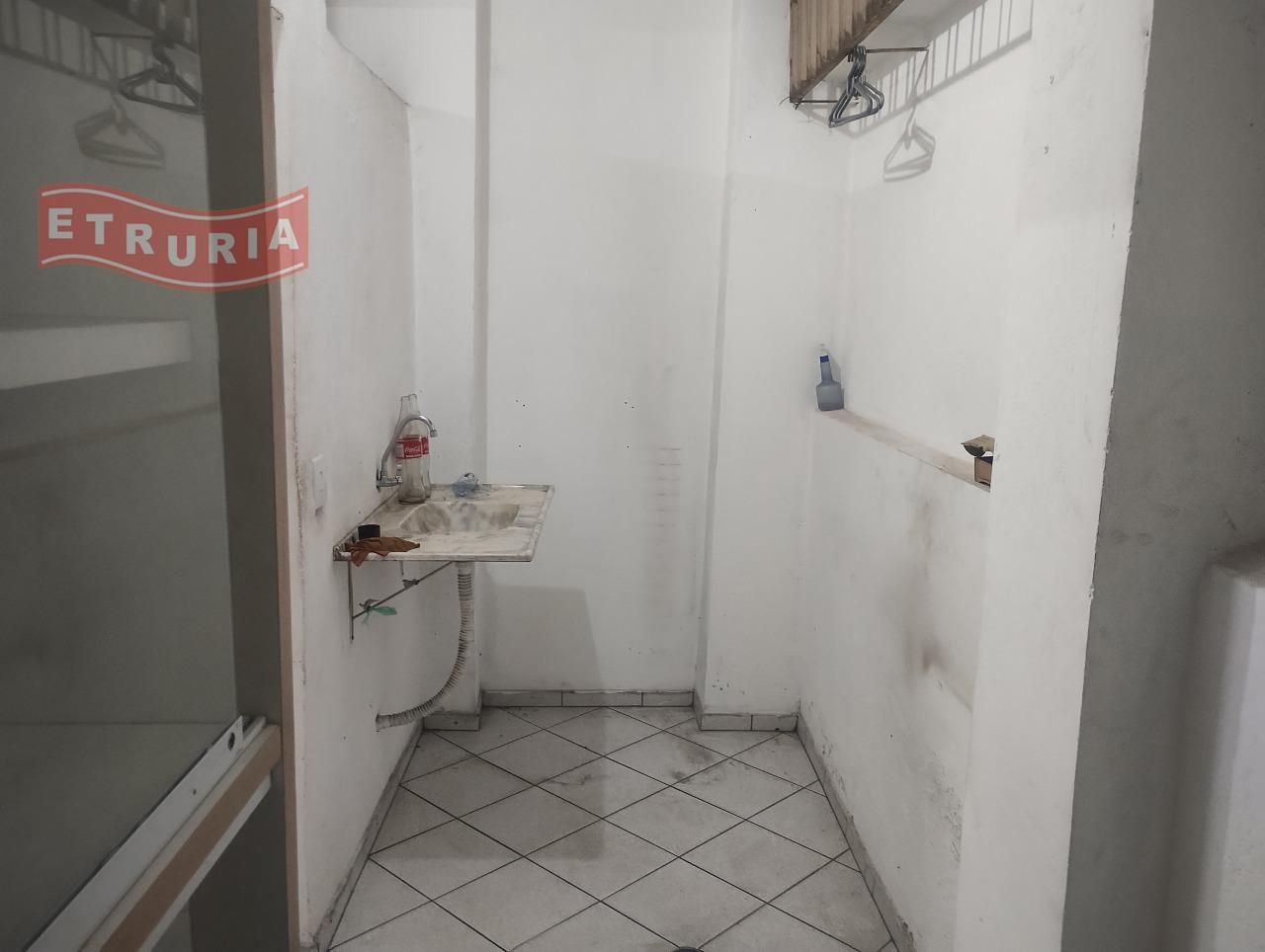 Salão para aluguel no Jardim Iguatemi: cozinha