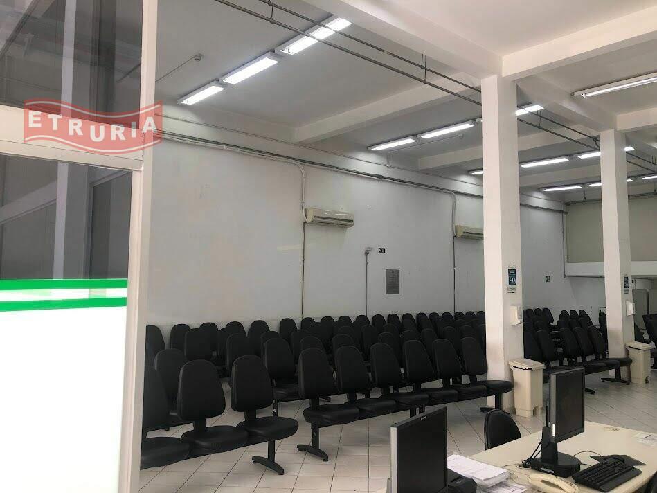 Prédio para aluguel no Centro: 