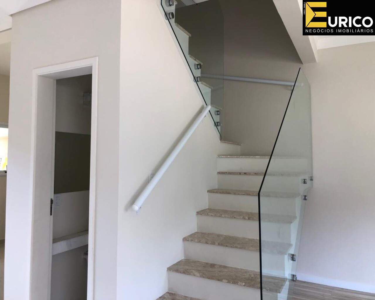 Casa em condomínio à venda no Condomínio Residencial Quinta do Porto em Valinhos/SP: Foto 04