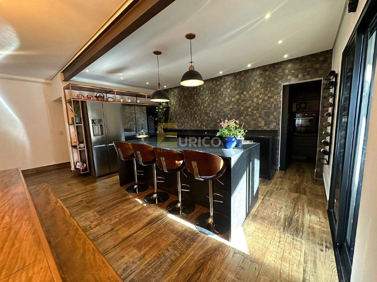 Casa em condomínio à venda no Condomínio Estância Marambaia em Vinhedo/SP: 