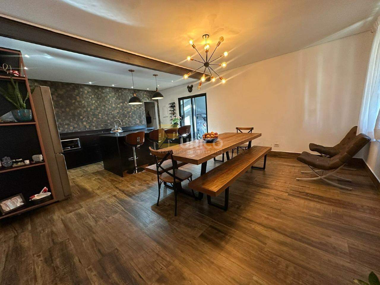 Casa em condomínio à venda no Condomínio Estância Marambaia em Vinhedo/SP: 