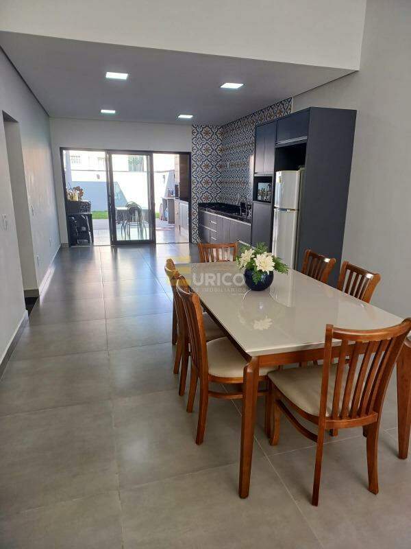 Casa à venda no JARDIM SANTA HELENA em Valinhos/SP: 