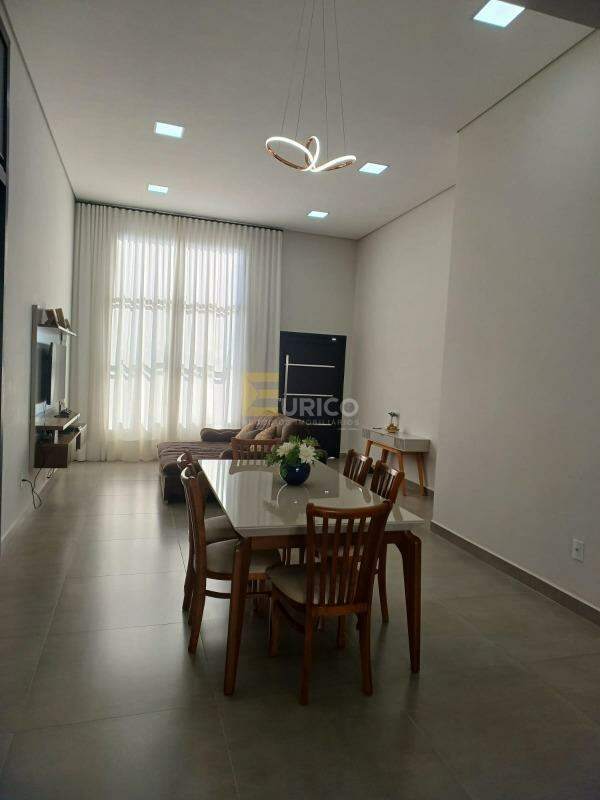 Casa à venda no JARDIM SANTA HELENA em Valinhos/SP: 