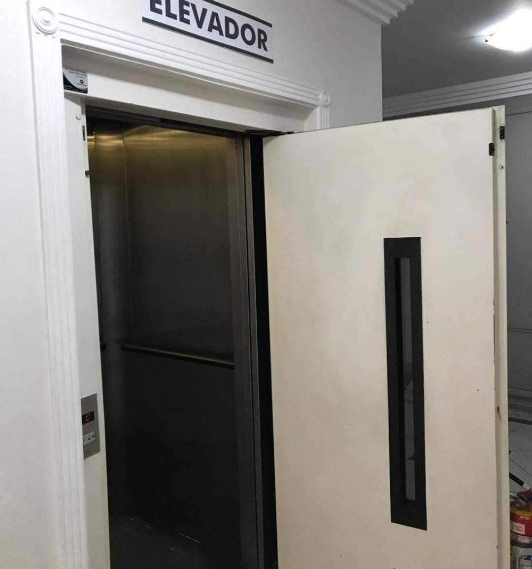 Sala para aluguel no Centro em Valinhos/SP: Foto 01