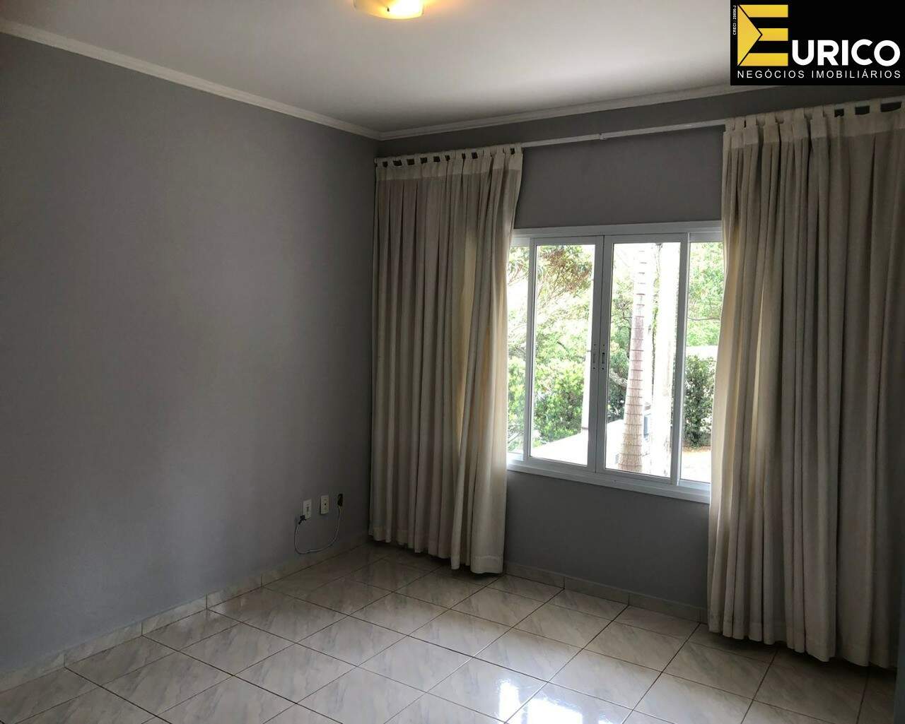 Casa em condomínio para aluguel no Condomínio Vivenda das Quaresmeiras em Valinhos/SP: Foto 03