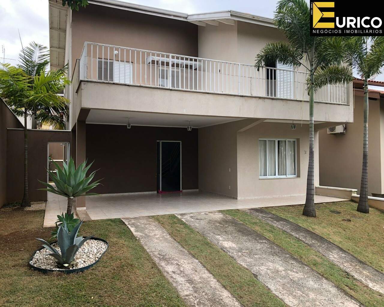 Casa em condomínio para aluguel no Condomínio Vivenda das Quaresmeiras em Valinhos/SP: Foto 01