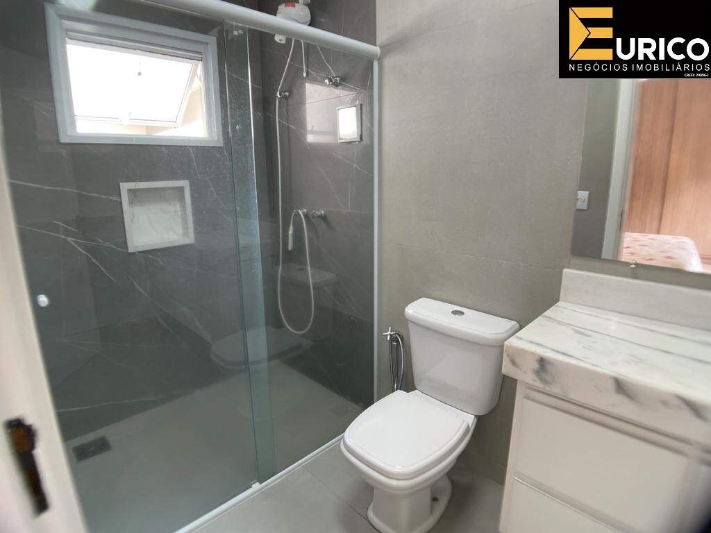 Casa em condomínio à venda no Condomínio Bosque dos Cambarás em Valinhos/SP: Banheiro Suíte Casal