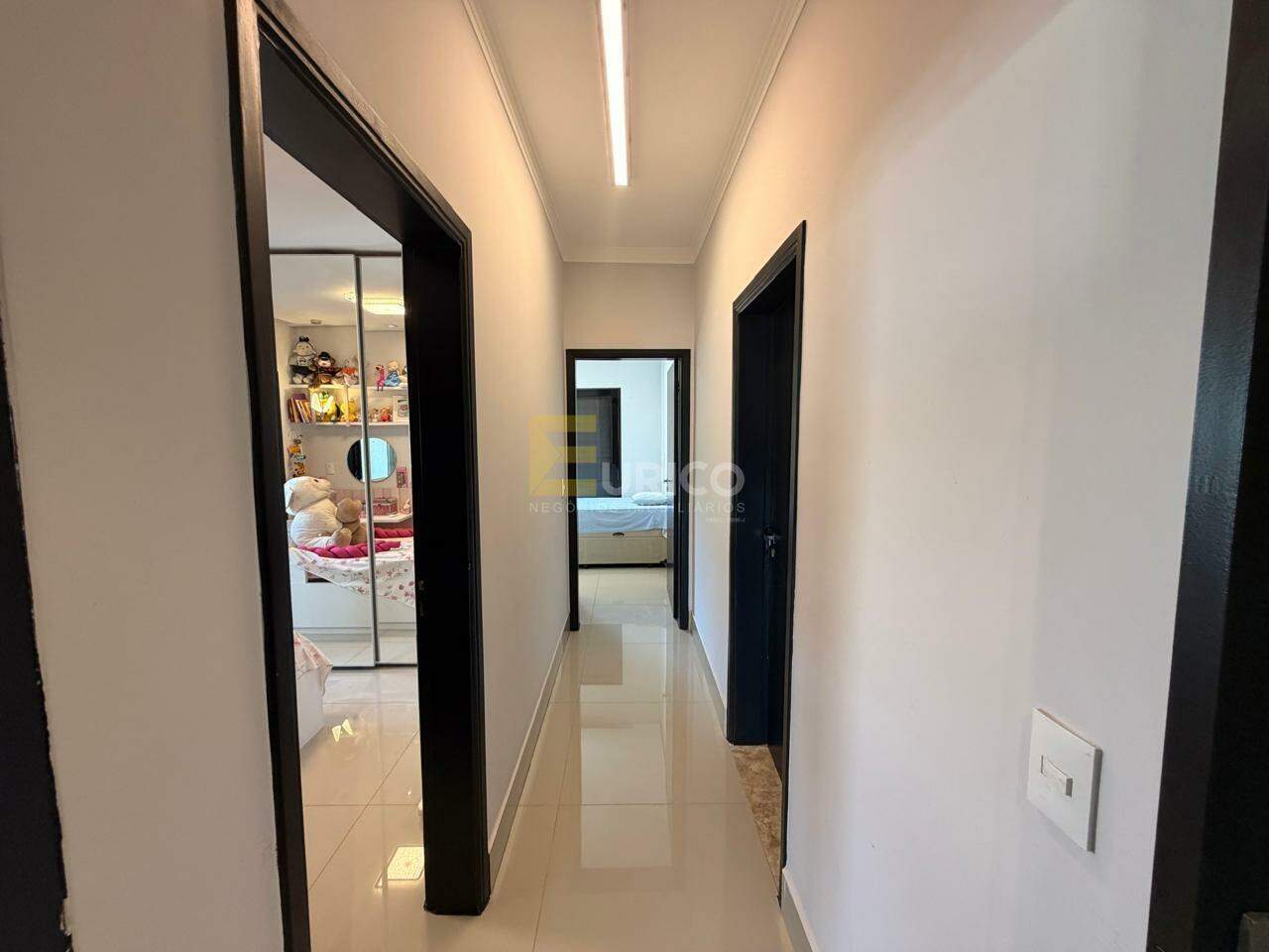 Casa em condomínio à venda no Condomínio Reserva dos Vinhedos em Louveira/SP: