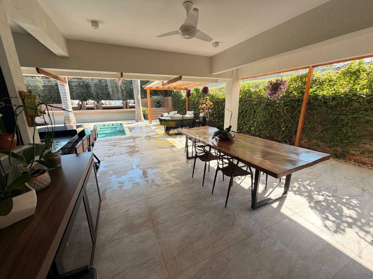 Casa em condomínio à venda no Condomínio Reserva dos Vinhedos em Louveira/SP:
