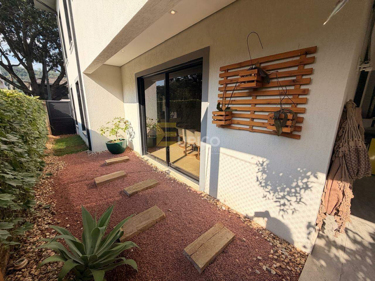 Casa em condomínio à venda no Condomínio Reserva dos Vinhedos em Louveira/SP: