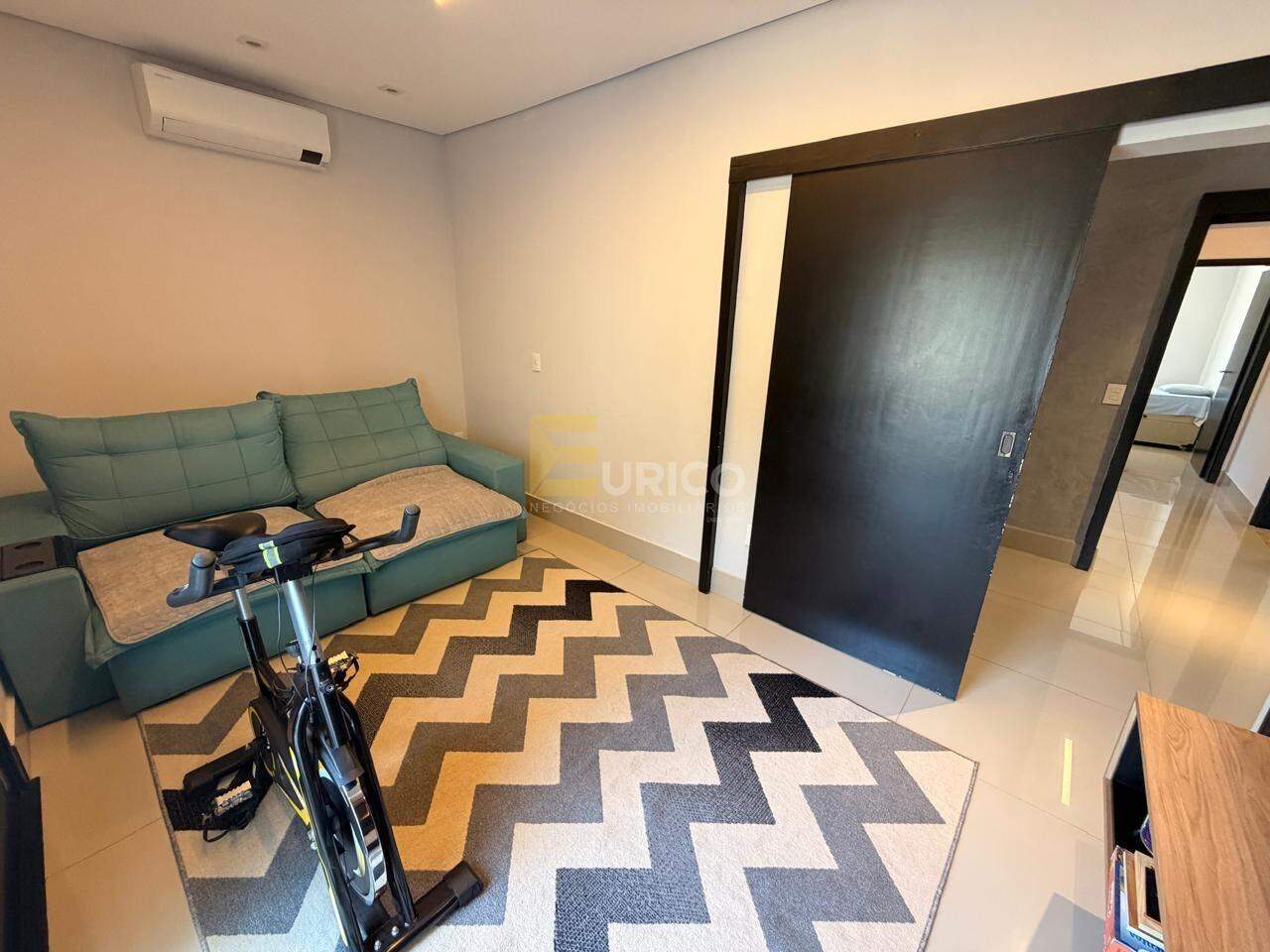 Casa em condomínio à venda no Condomínio Reserva dos Vinhedos em Louveira/SP: