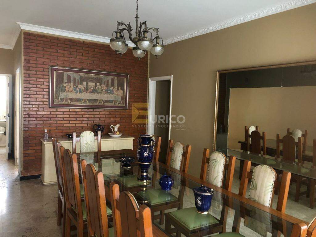 Casa à venda no Centro em Vinhedo/SP: 