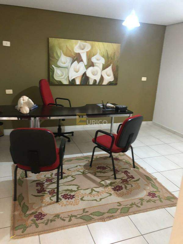 Casa à venda no Centro em Vinhedo/SP: 