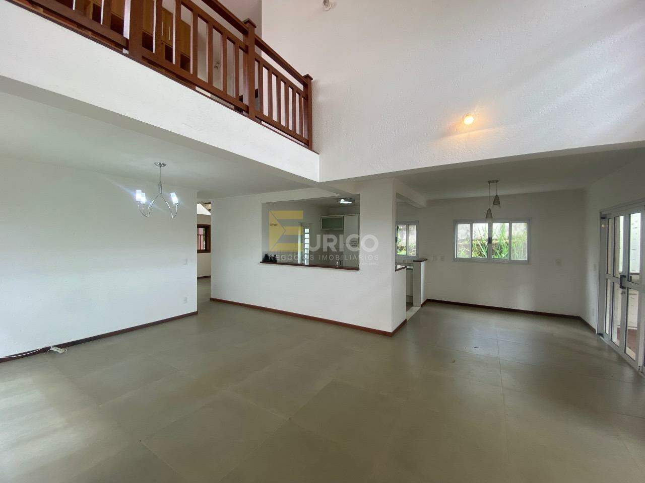 Casa em condomínio à venda no Condomínio Recanto dos Paturis em Vinhedo/SP: 