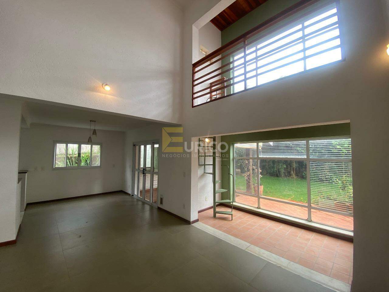 Casa em condomínio à venda no Condomínio Recanto dos Paturis em Vinhedo/SP: 