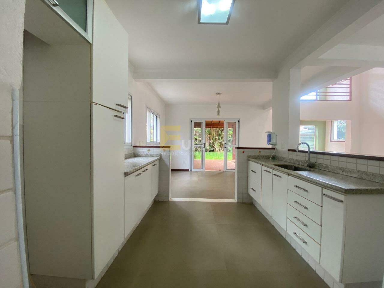 Casa em condomínio à venda no Condomínio Recanto dos Paturis em Vinhedo/SP: 