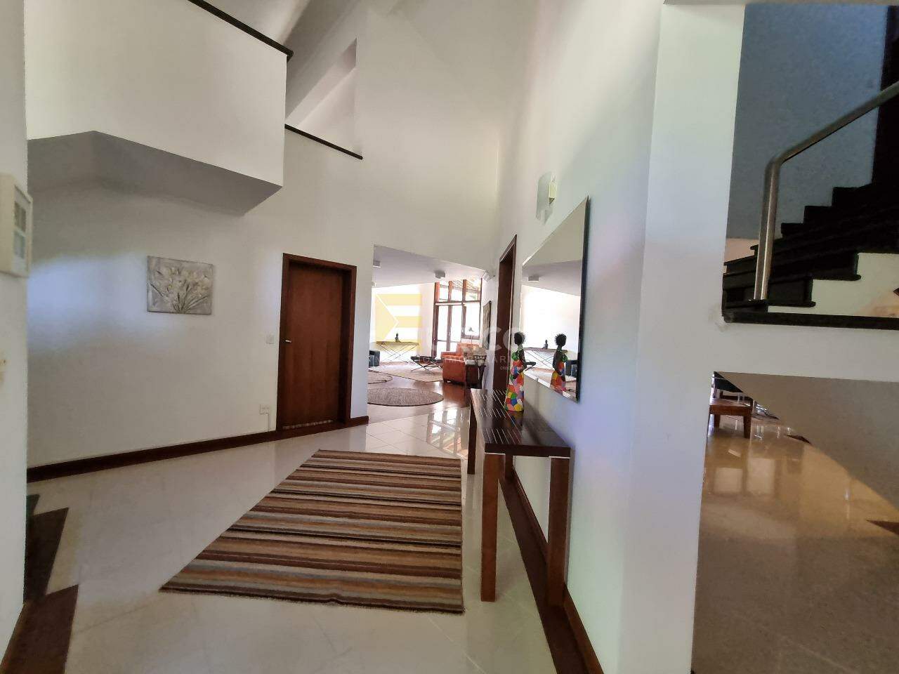 Casa em condomínio à venda no Condomínio Vale da Santa Fé em Vinhedo/SP: Hall de entrada