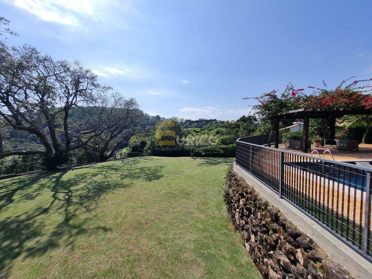 Casa em condomínio à venda no Condomínio Vale da Santa Fé em Vinhedo/SP: Gramado 
