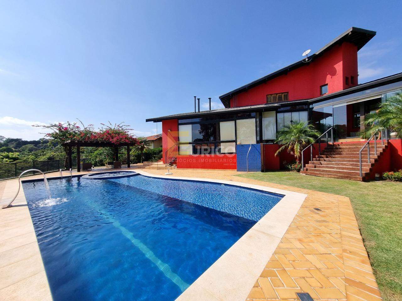 Casa em condomínio à venda no Condomínio Vale da Santa Fé em Vinhedo/SP: vista dos fundos 