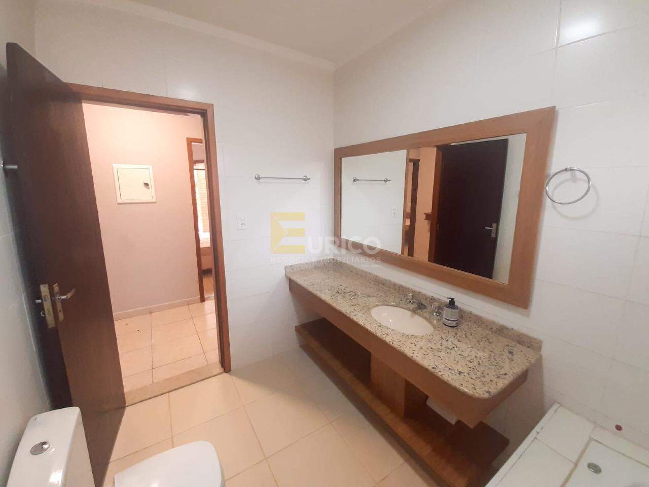 Casa em condomínio à venda no Condomínio Vale da Santa Fé em Vinhedo/SP: 