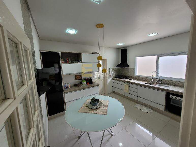 Casa em condomínio à venda no Condomínio Vista Alegre - Sede em Vinhedo/SP: 