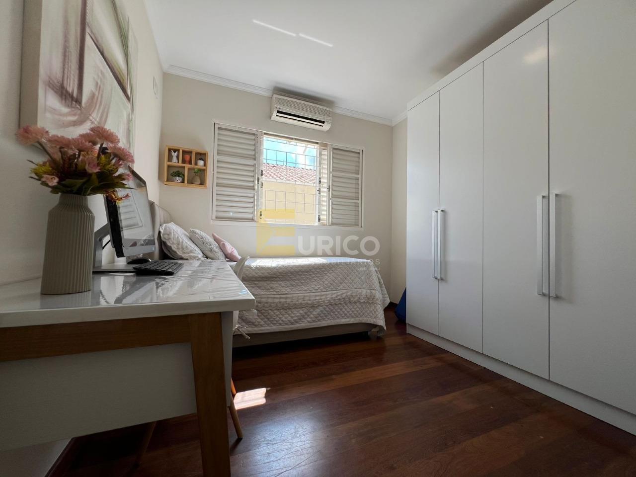 Casa à venda no JARDIM SANTA HELENA em Valinhos/SP: 