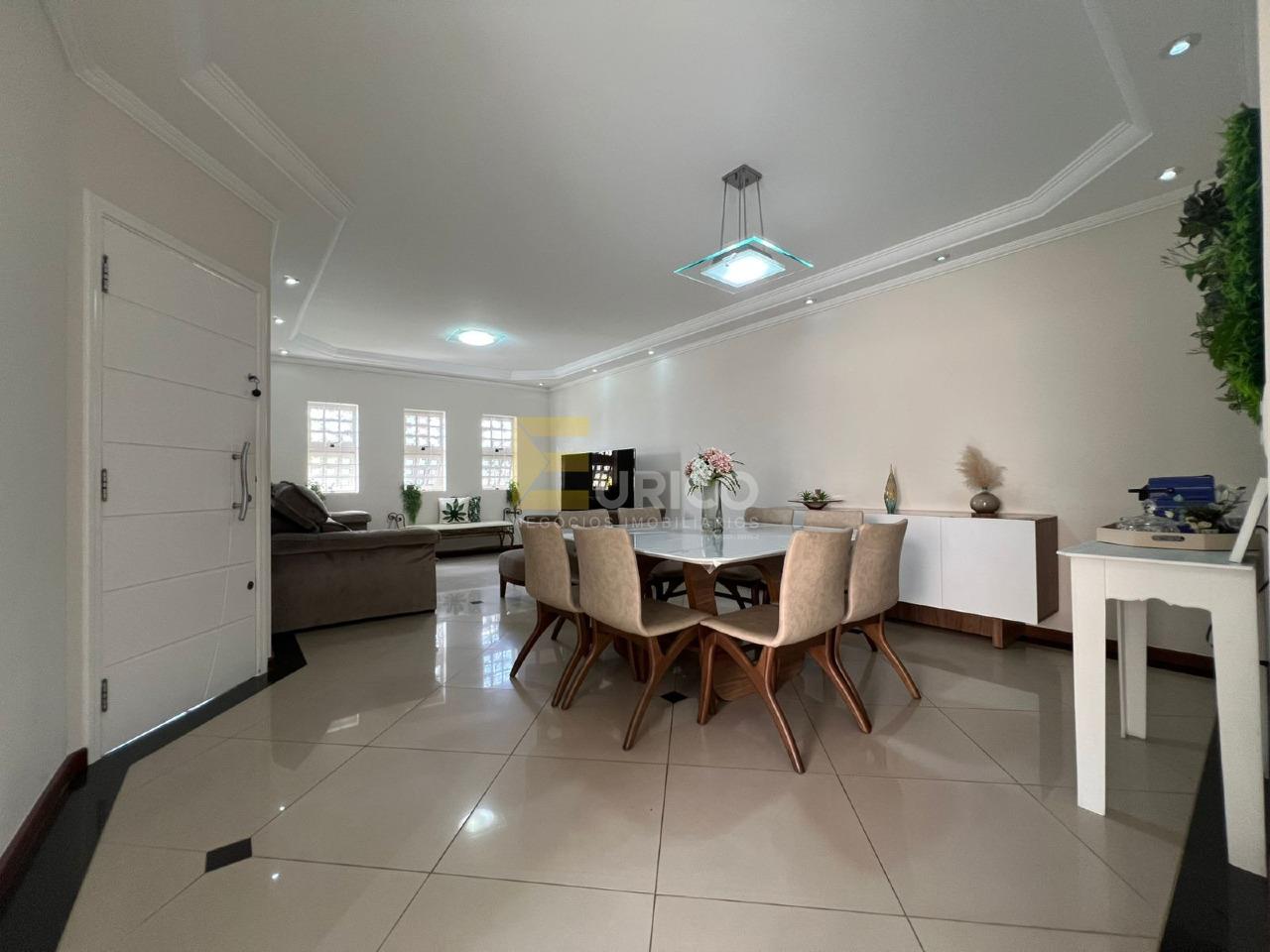 Casa à venda no JARDIM SANTA HELENA em Valinhos/SP: 