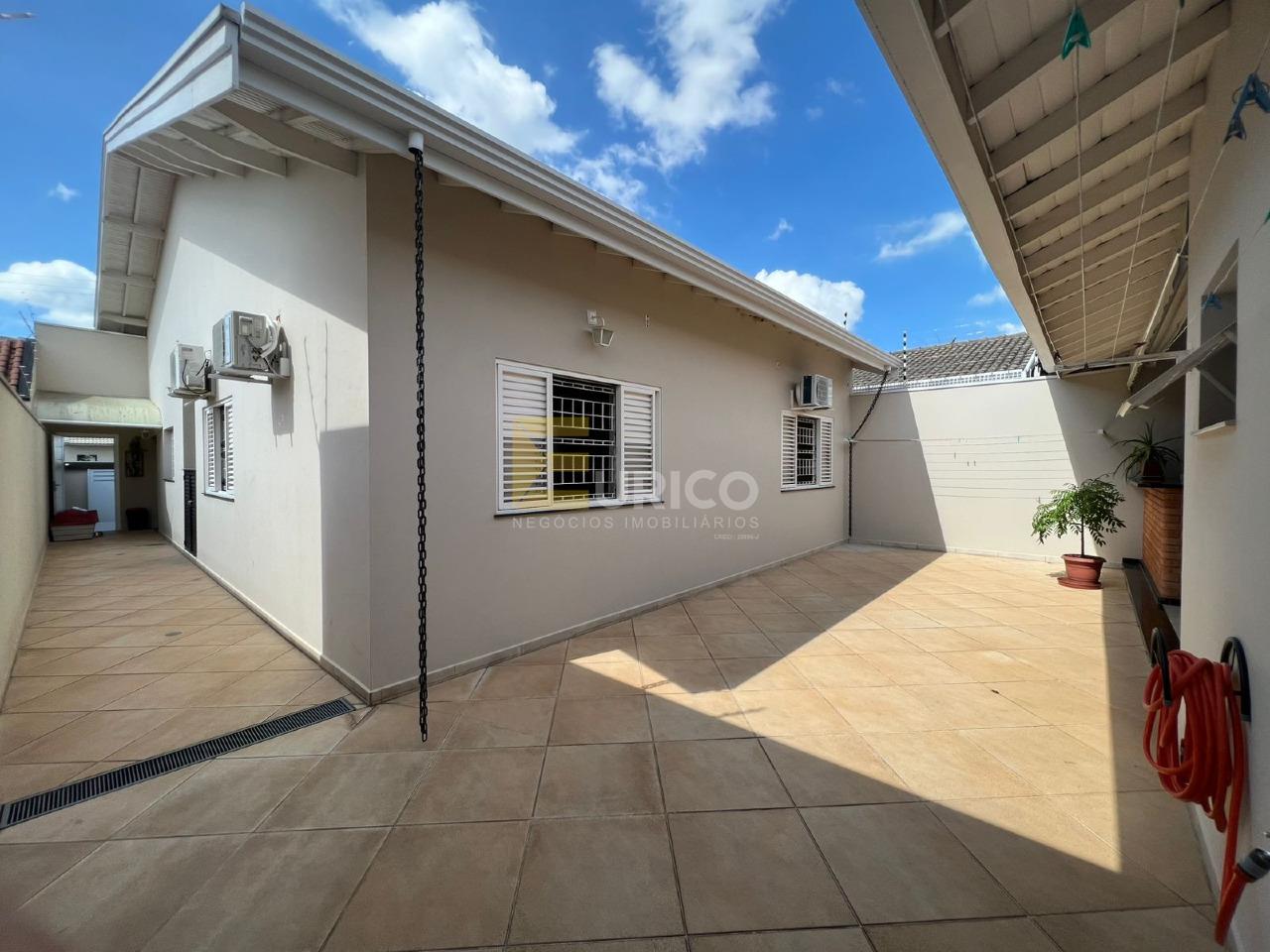 Casa à venda no JARDIM SANTA HELENA em Valinhos/SP: 