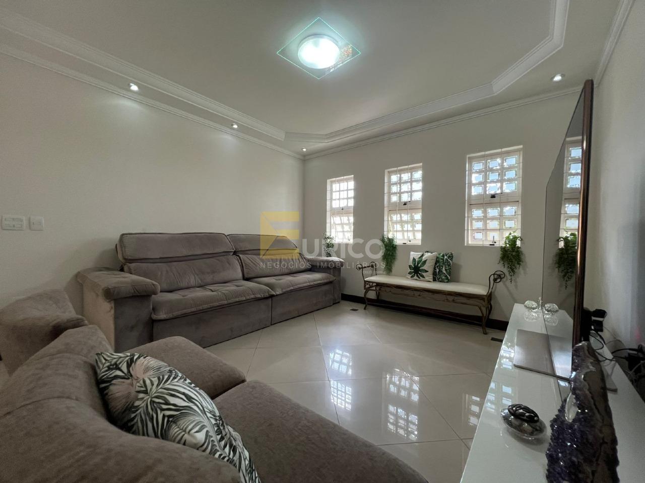 Casa à venda no JARDIM SANTA HELENA em Valinhos/SP: 