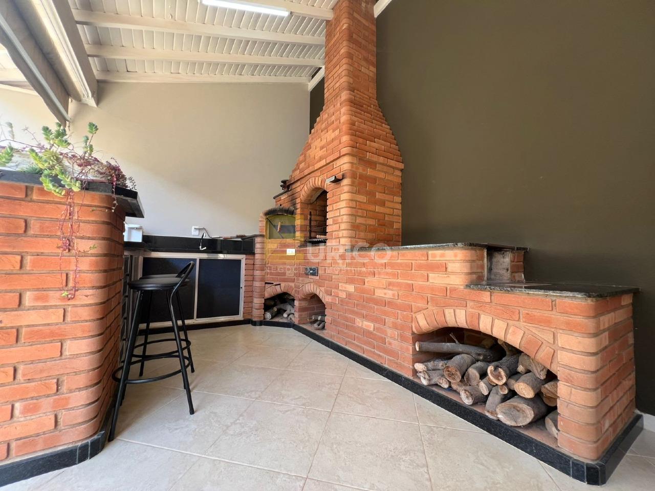 Casa à venda no JARDIM SANTA HELENA em Valinhos/SP: 