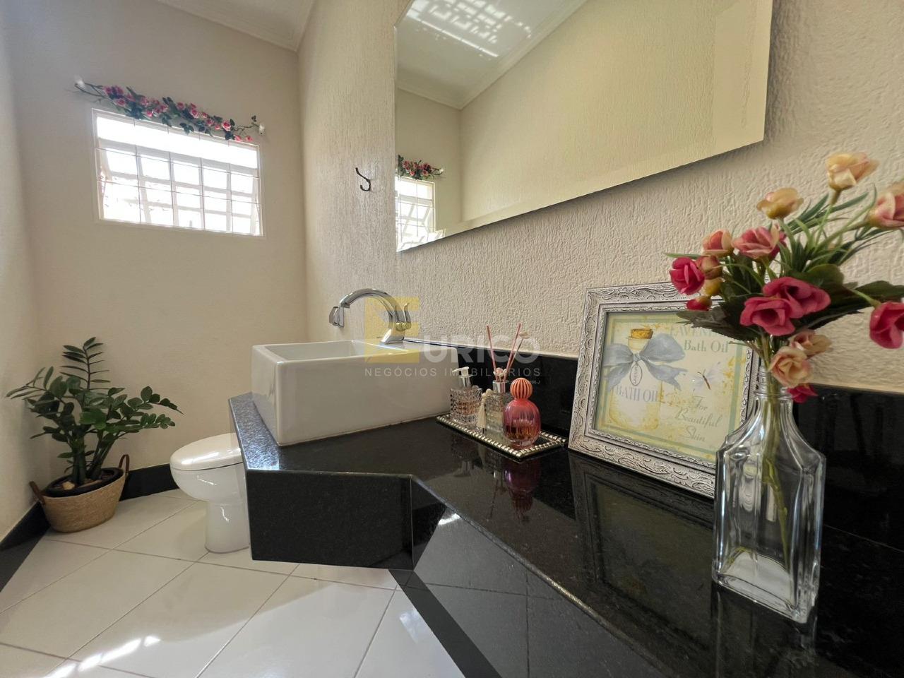 Casa à venda no JARDIM SANTA HELENA em Valinhos/SP: 