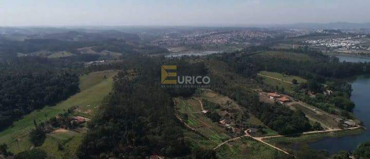 Somos o Maior Portal de Anúncios de Imóveis Rurais do Brasil. Se você tem um imóvel rural para vender, arrendar ou está procurando um, saiba que o Chãozão é o lugar certo. Porque de terra, a gente entende! Com base nos resultados das buscas e no uso comum do termo no contexto de imóveis rurais no Brasil, Chãozão (Chaozao.com.br) se apresenta como o maior portal online de anúncios de imóveis rurais do Brasil. Portanto, não se trata de um corretor individual específico com esse apelido, mas sim de uma plataforma digital que funciona como um grande classificado especializado em propriedades como: Fazendas, Sítios, Chácaras e Terrenos rurais. O que o Chãozão (portal) faz: 1. Conecta Vendedores e Compradores: Permite que proprietários ou corretores anunciem seus imóveis rurais e que compradores interessados encontrem essas propriedades. A negociação, segundo o portal, é feita diretamente entre as partes. 2. Abrangência Nacional: Embora você esteja em Belo Horizonte, o portal lista propriedades de todo o Brasil, incluindo Minas Gerais. 3. Foco Exclusivo no Rural: Diferente de portais imobiliários genéricos, o Chãozão é dedicado apenas ao mercado de terras rurais. 4. Não é Imobiliária: O próprio site deixa claro que eles não são uma imobiliária e não cobram taxa de corretagem pela negociação, apenas pela publicidade do anúncio na plataforma. Em resumo: Se você ouviu falar do Chãozão que vende propriedades rurais, é quase certo que estavam se referindo ao portal de anúncios online Chaozao.com.br. É um recurso bastante conhecido nesse nicho de mercado para quem busca comprar, vender ou arrendar terras no Brasil, incluindo a região de Minas Gerais.