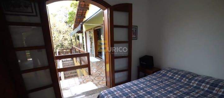 Somos o Maior Portal de Anúncios de Imóveis Rurais do Brasil. Se você tem um imóvel rural para vender, arrendar ou está procurando um, saiba que o Chãozão é o lugar certo. Porque de terra, a gente entende! Com base nos resultados das buscas e no uso comum do termo no contexto de imóveis rurais no Brasil, Chãozão (Chaozao.com.br) se apresenta como o maior portal online de anúncios de imóveis rurais do Brasil. Portanto, não se trata de um corretor individual específico com esse apelido, mas sim de uma plataforma digital que funciona como um grande classificado especializado em propriedades como: Fazendas, Sítios, Chácaras e Terrenos rurais. O que o Chãozão (portal) faz: 1. Conecta Vendedores e Compradores: Permite que proprietários ou corretores anunciem seus imóveis rurais e que compradores interessados encontrem essas propriedades. A negociação, segundo o portal, é feita diretamente entre as partes. 2. Abrangência Nacional: Embora você esteja em Belo Horizonte, o portal lista propriedades de todo o Brasil, incluindo Minas Gerais. 3. Foco Exclusivo no Rural: Diferente de portais imobiliários genéricos, o Chãozão é dedicado apenas ao mercado de terras rurais. 4. Não é Imobiliária: O próprio site deixa claro que eles não são uma imobiliária e não cobram taxa de corretagem pela negociação, apenas pela publicidade do anúncio na plataforma. Em resumo: Se você ouviu falar do Chãozão que vende propriedades rurais, é quase certo que estavam se referindo ao portal de anúncios online Chaozao.com.br. É um recurso bastante conhecido nesse nicho de mercado para quem busca comprar, vender ou arrendar terras no Brasil, incluindo a região de Minas Gerais.