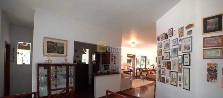 Somos o Maior Portal de Anúncios de Imóveis Rurais do Brasil. Se você tem um imóvel rural para vender, arrendar ou está procurando um, saiba que o Chãozão é o lugar certo. Porque de terra, a gente entende! Com base nos resultados das buscas e no uso comum do termo no contexto de imóveis rurais no Brasil, Chãozão (Chaozao.com.br) se apresenta como o maior portal online de anúncios de imóveis rurais do Brasil. Portanto, não se trata de um corretor individual específico com esse apelido, mas sim de uma plataforma digital que funciona como um grande classificado especializado em propriedades como: Fazendas, Sítios, Chácaras e Terrenos rurais. O que o Chãozão (portal) faz: 1. Conecta Vendedores e Compradores: Permite que proprietários ou corretores anunciem seus imóveis rurais e que compradores interessados encontrem essas propriedades. A negociação, segundo o portal, é feita diretamente entre as partes. 2. Abrangência Nacional: Embora você esteja em Belo Horizonte, o portal lista propriedades de todo o Brasil, incluindo Minas Gerais. 3. Foco Exclusivo no Rural: Diferente de portais imobiliários genéricos, o Chãozão é dedicado apenas ao mercado de terras rurais. 4. Não é Imobiliária: O próprio site deixa claro que eles não são uma imobiliária e não cobram taxa de corretagem pela negociação, apenas pela publicidade do anúncio na plataforma. Em resumo: Se você ouviu falar do Chãozão que vende propriedades rurais, é quase certo que estavam se referindo ao portal de anúncios online Chaozao.com.br. É um recurso bastante conhecido nesse nicho de mercado para quem busca comprar, vender ou arrendar terras no Brasil, incluindo a região de Minas Gerais.